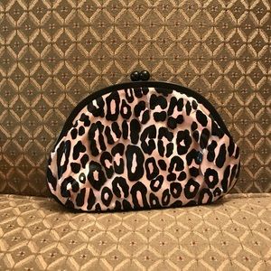 Small MAC cosmetic clutch